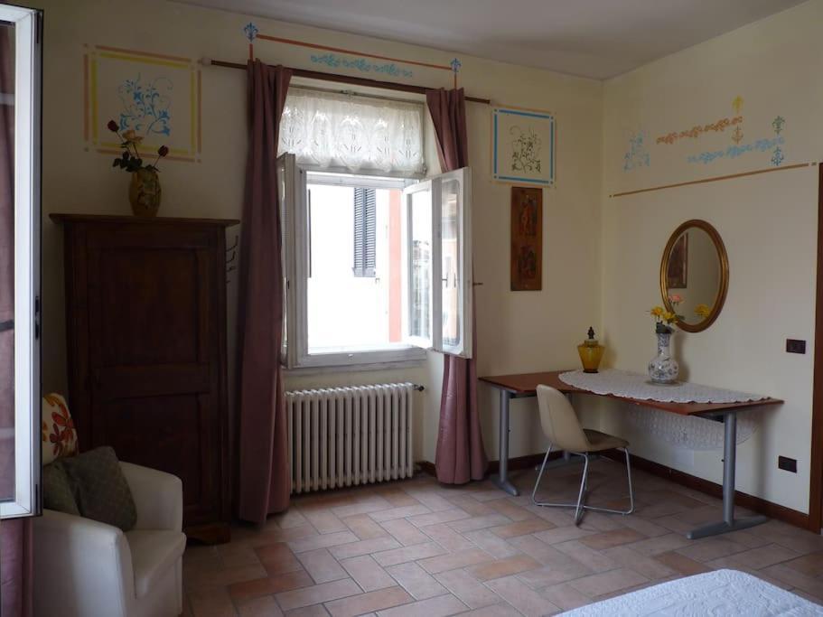 Appartamento Palazzo Del Provveditore Vista Lago Дезенцано-дель-Гарда Екстер'єр фото