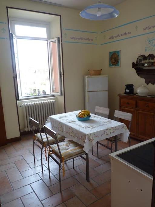 Appartamento Palazzo Del Provveditore Vista Lago Дезенцано-дель-Гарда Екстер'єр фото