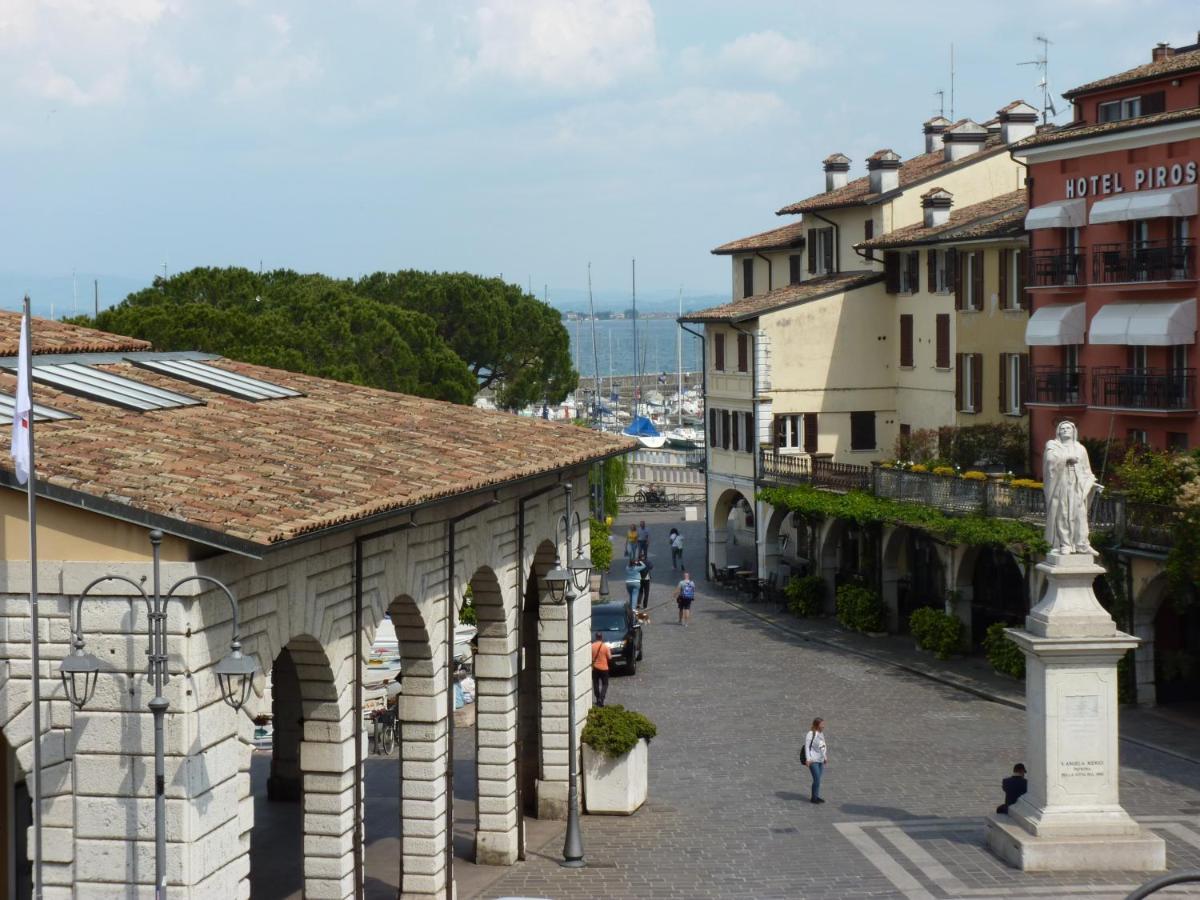 Appartamento Palazzo Del Provveditore Vista Lago Дезенцано-дель-Гарда Екстер'єр фото